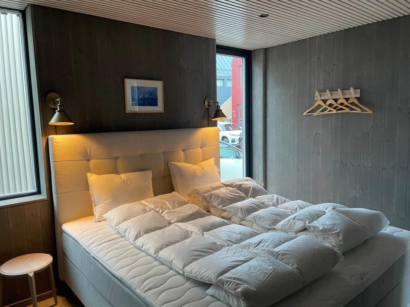 Waterfront Apartment With Panoramic Sea View Henningsvær Eksteriør billede